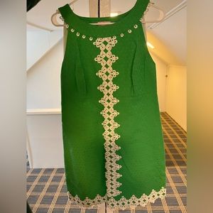 Lilly Pulitzer. Green shift dress with embroidery. Size 10.